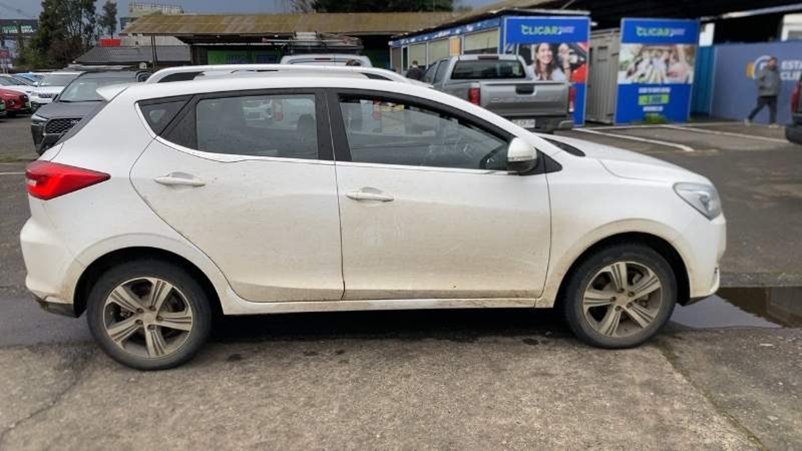 JAC Js2 1.5 Comfort Smart 4x2 Mt 5p 2023 - Imagen 3 de 5