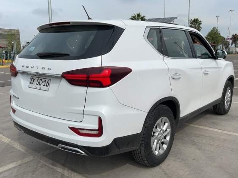 SsangYong Rexton 2.0t Lx 4x2 6ab 6mt 5p 2023 - Imagen 4 de 5