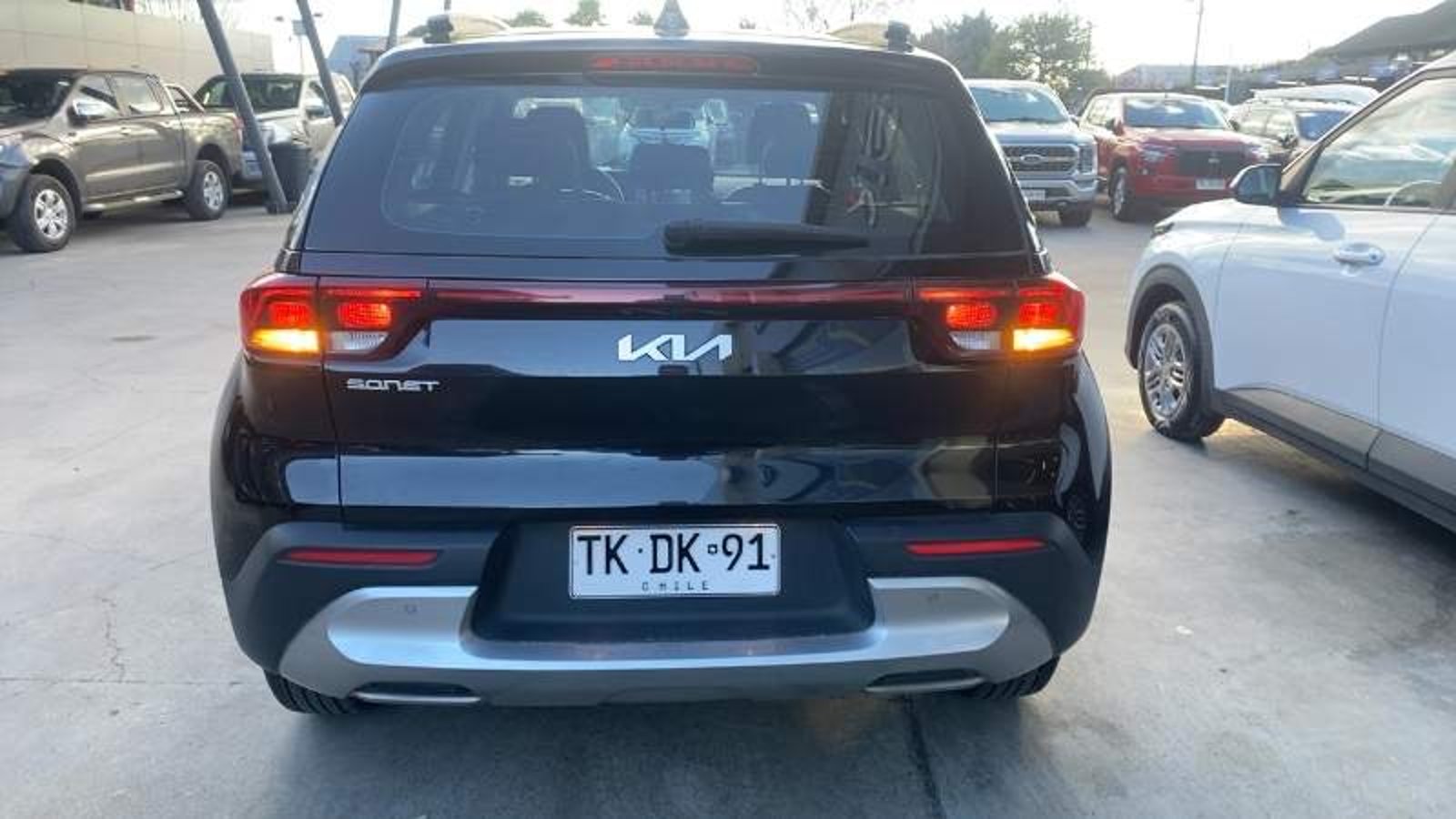 Kia Sonet 1.5 Ex Full 4x2 Ri 6mt 5p 2024 - Imagen 5 de 5