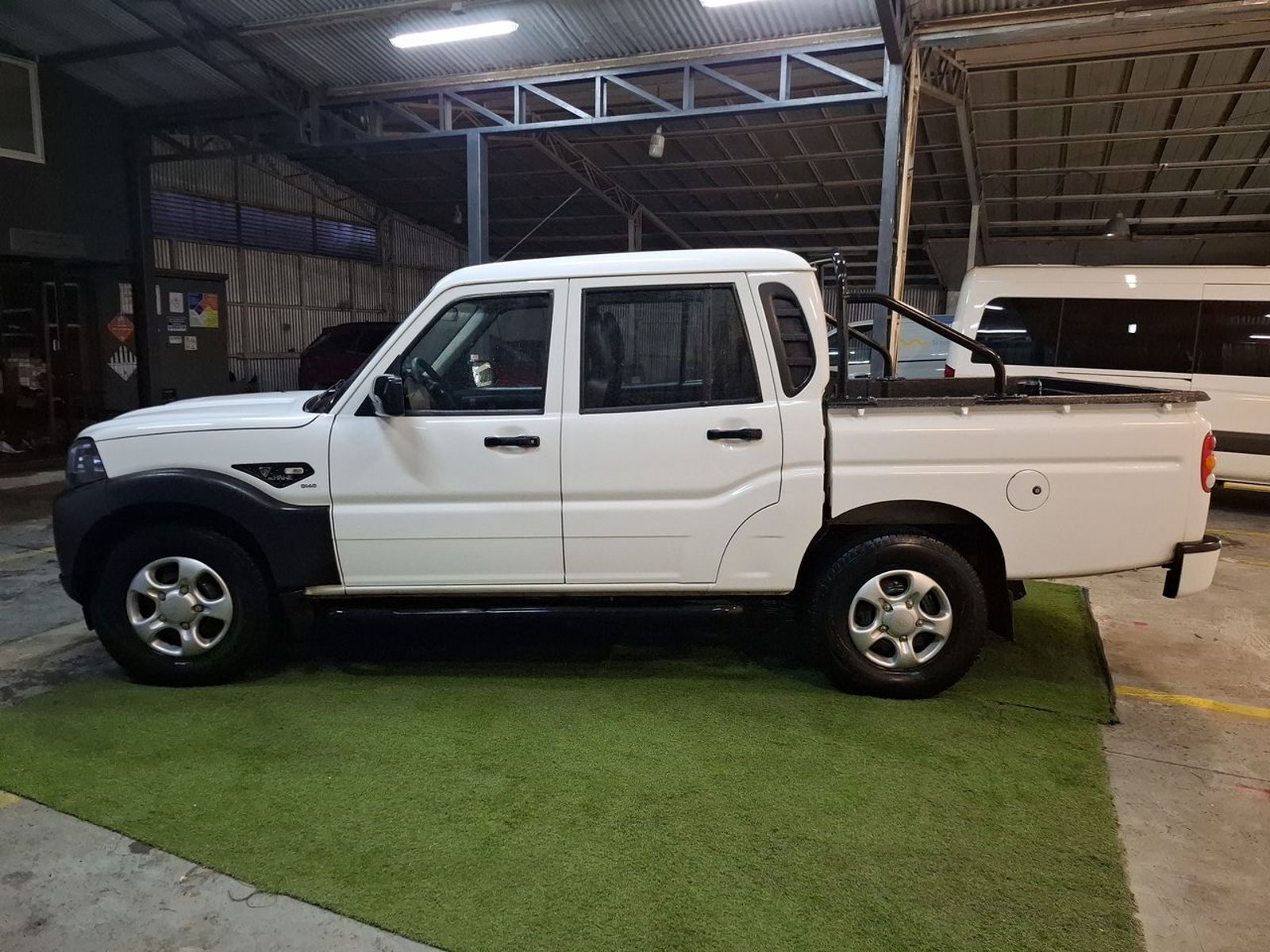 Mahindra Pick Up 2.2 Full 4x4 Diesel Refresh Dc Mt 4p 2023 - Foto 4 de 8