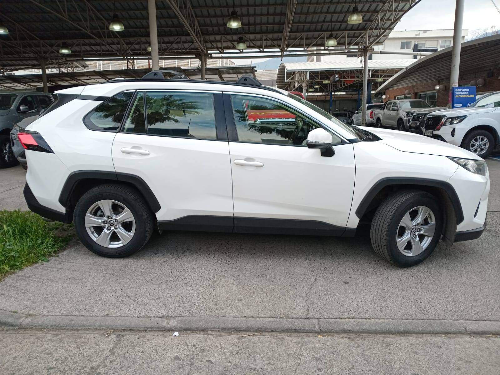 Toyota Rav 4 2.0 Le 4x2 Cvt At 5p 2020 - Foto 3 de 5