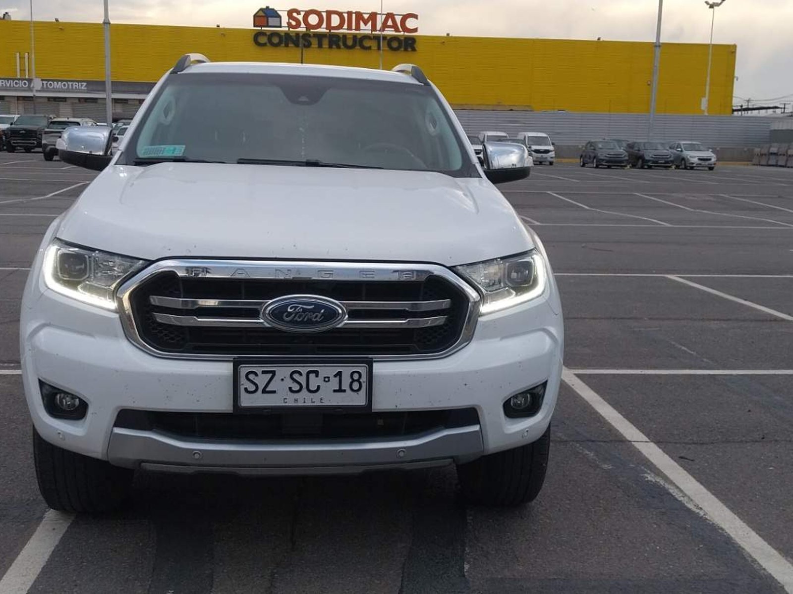 Ford Ranger 3.2 Ltd Euro 6 Diesel 4x4 Dob. Cab. At 4p 2023 - Foto 2 de 5