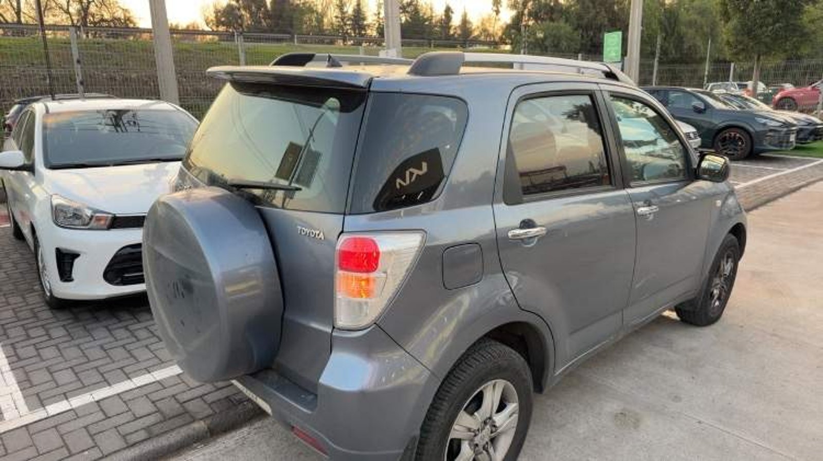 Toyota Rush 1.5 Lei 4x2 Mt 5p 2017 - Imagen 3 de 4