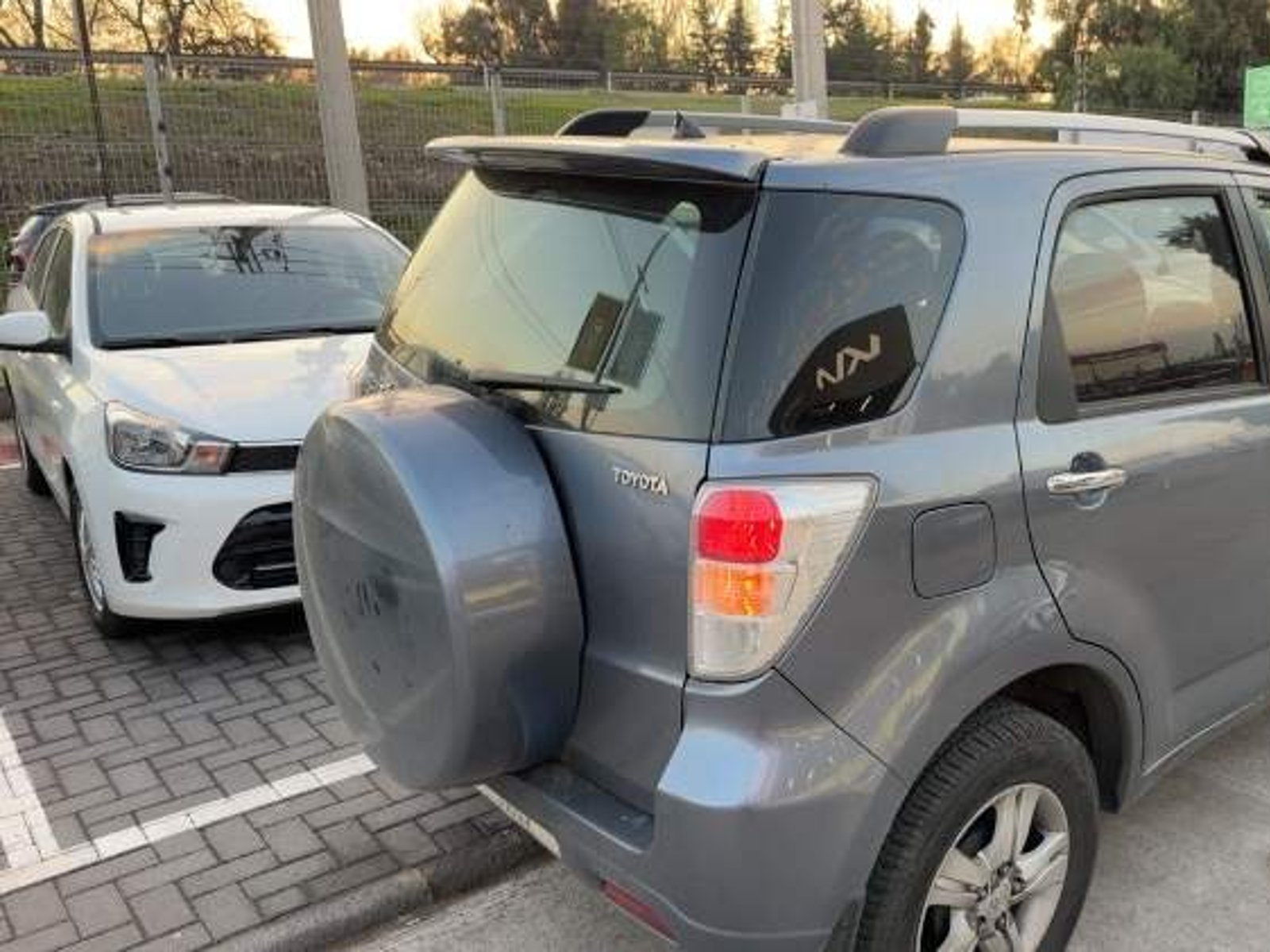 Toyota Rush 1.5 Lei 4x2 Mt 5p 2017 - Foto 3 de 4