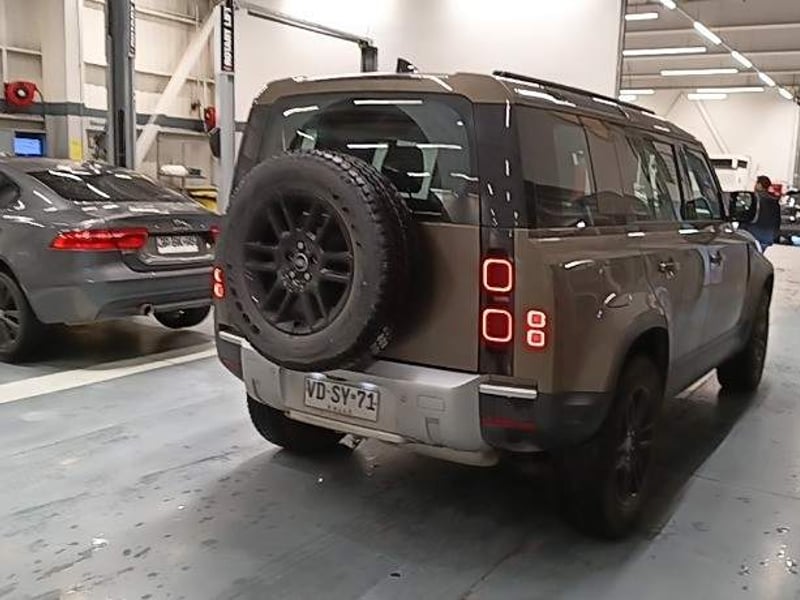 Land Rover Defender 3.0id 110 4x4 At 5p 2025 - Imagen 4 de 5