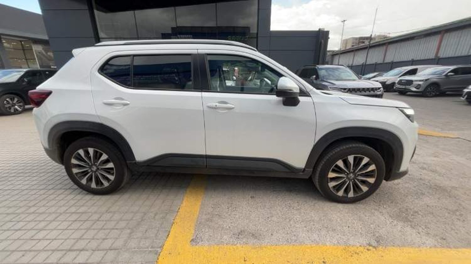 Honda Wr-v 1.5 Touring 4x2 Cvt At 5p 2026 - Imagen 3 de 5