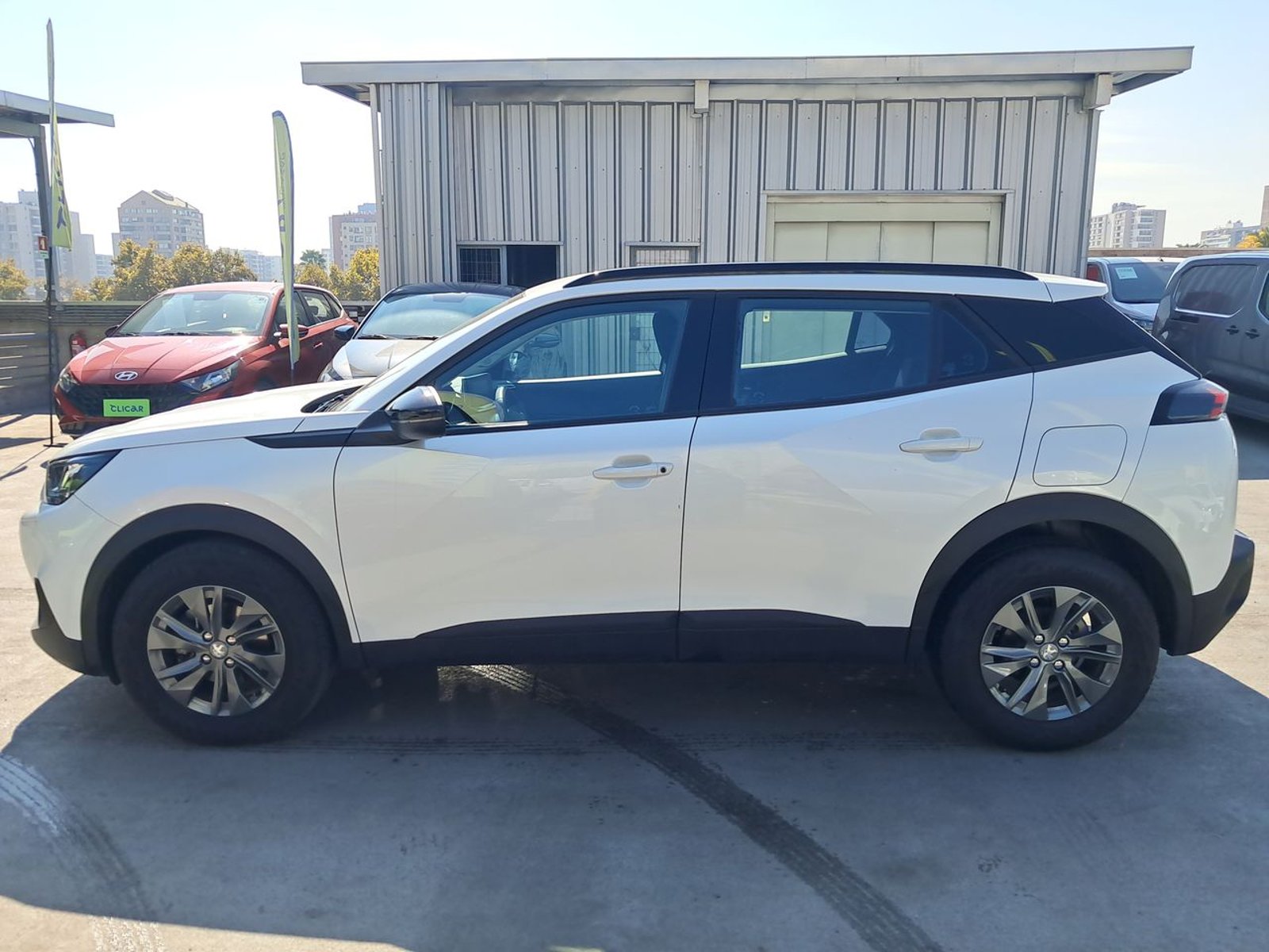 Peugeot 2008 1.2 Active Puretech 130 4x2 Mt 5p 2022 - Foto 4 de 8
