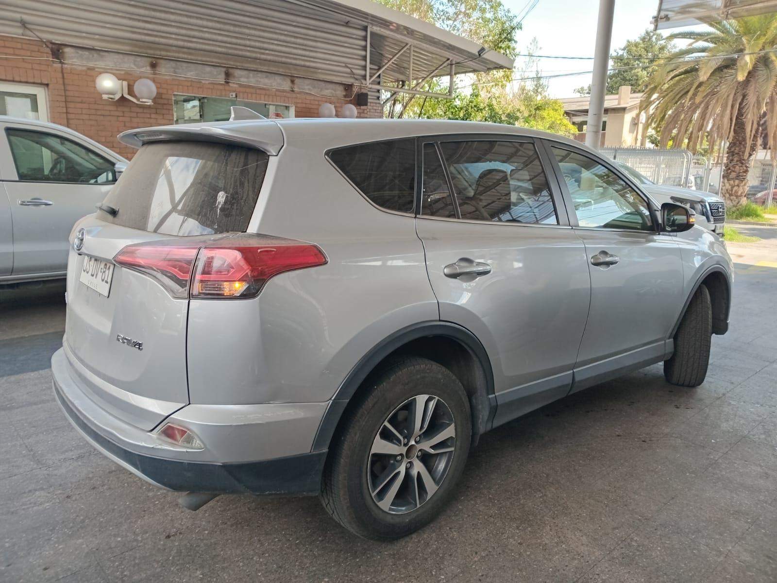 Toyota Rav 4 2.0 Super Lujo 4x2 Cvt At 5p 2017 - Foto 4 de 5