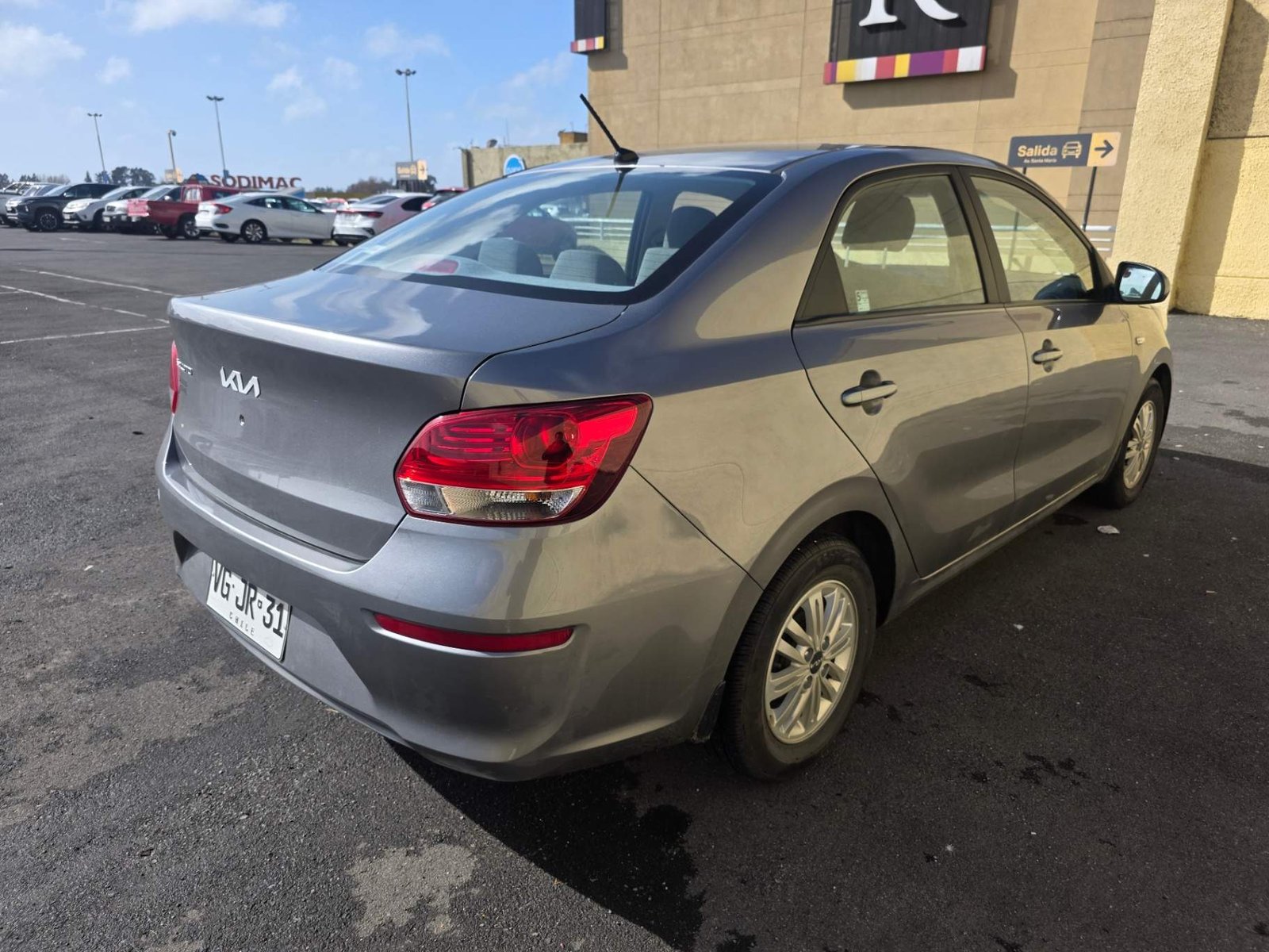 Kia Soluto 1.4 Lx 4x2 E6 Mt 4p 2025 - Foto 4 de 5