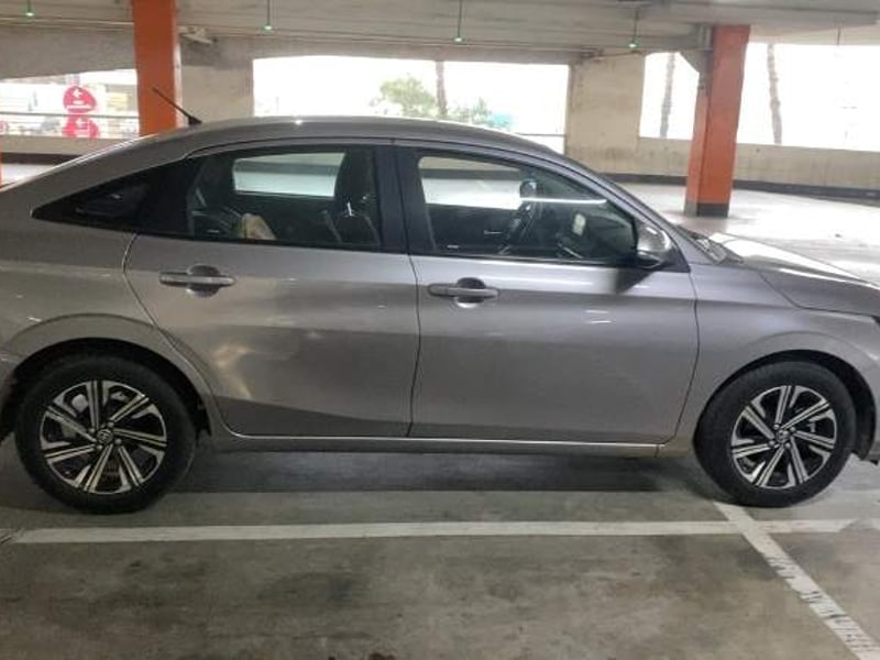 Toyota Yaris 1.5 E 4x2 Sdn Mt 4p 2026 - Imagen 3 de 5