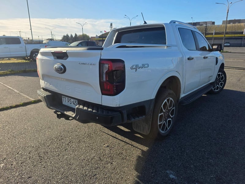 Ford Ranger 3.0 Ltd Diesel 4x4 Dob. Cab. At 4p 2025 - Imagen 4 de 5