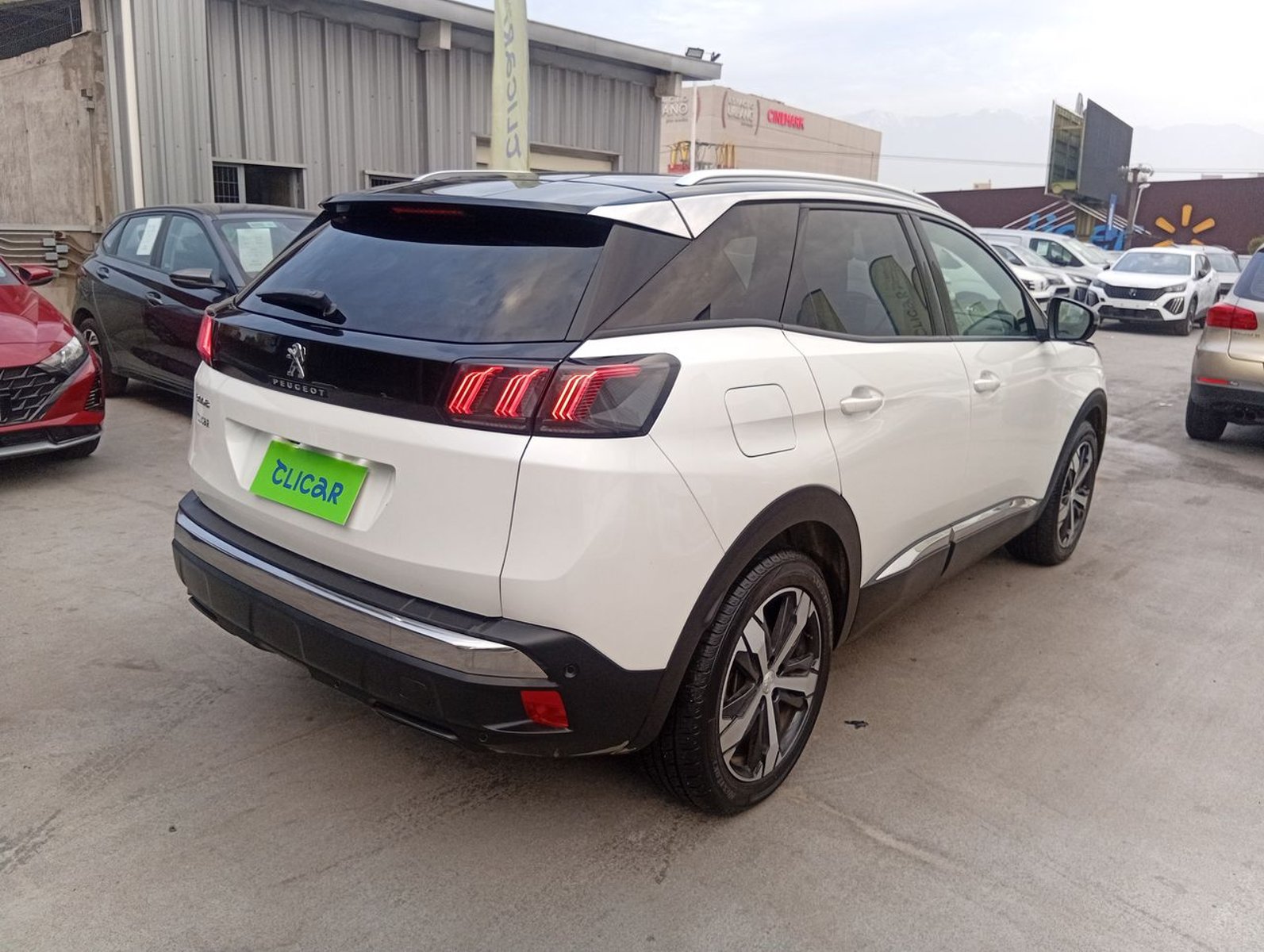 Peugeot 3008 1.5 Allure Pack Bluehdi 130 4x2 Eat8 5p 2024 - Imagen 7 de 8
