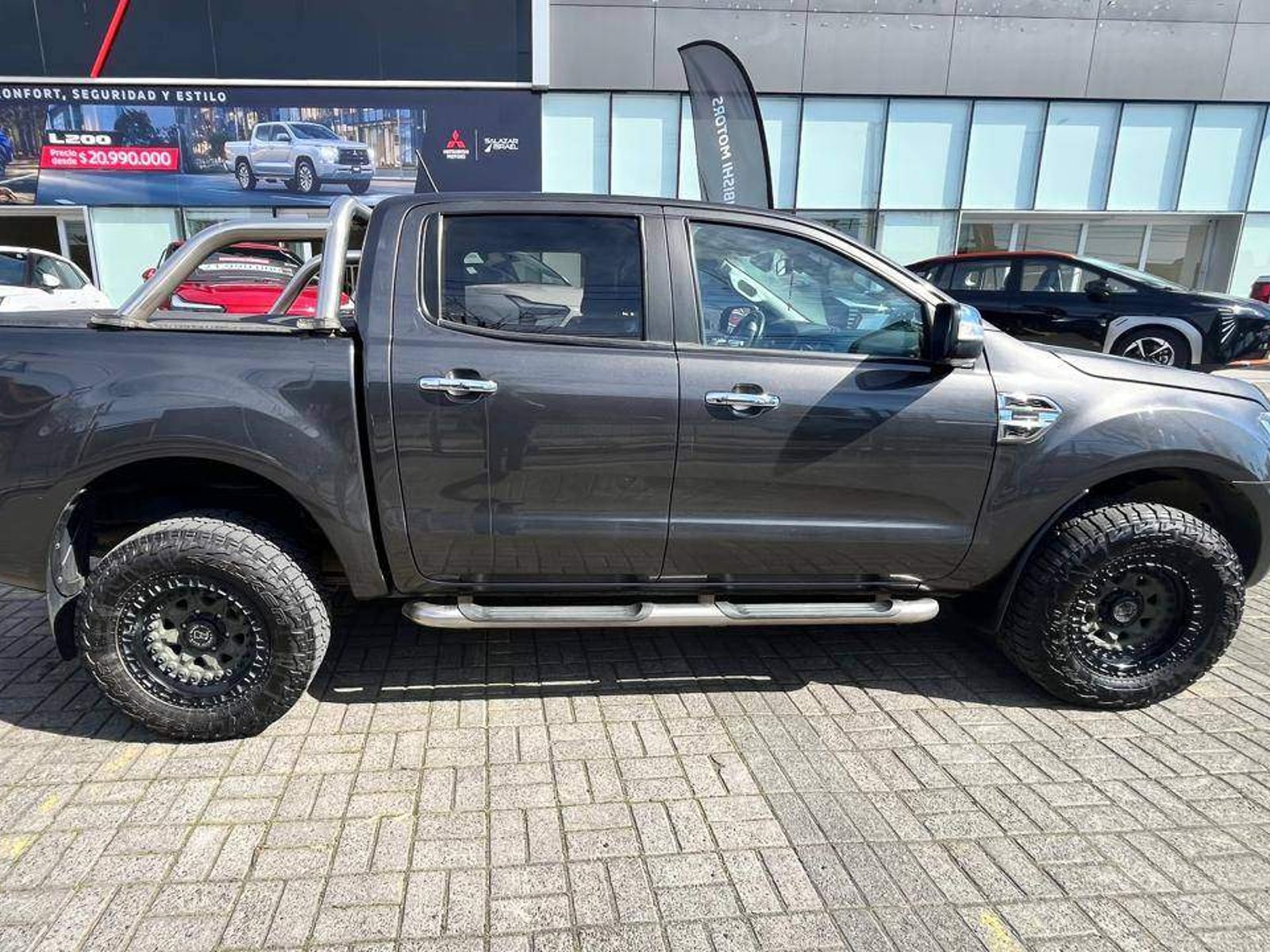Ford Ranger 2.5 Xlt Euro 6 4x2 Dob. Cab. Mt 4p 2023 - Foto 3 de 5