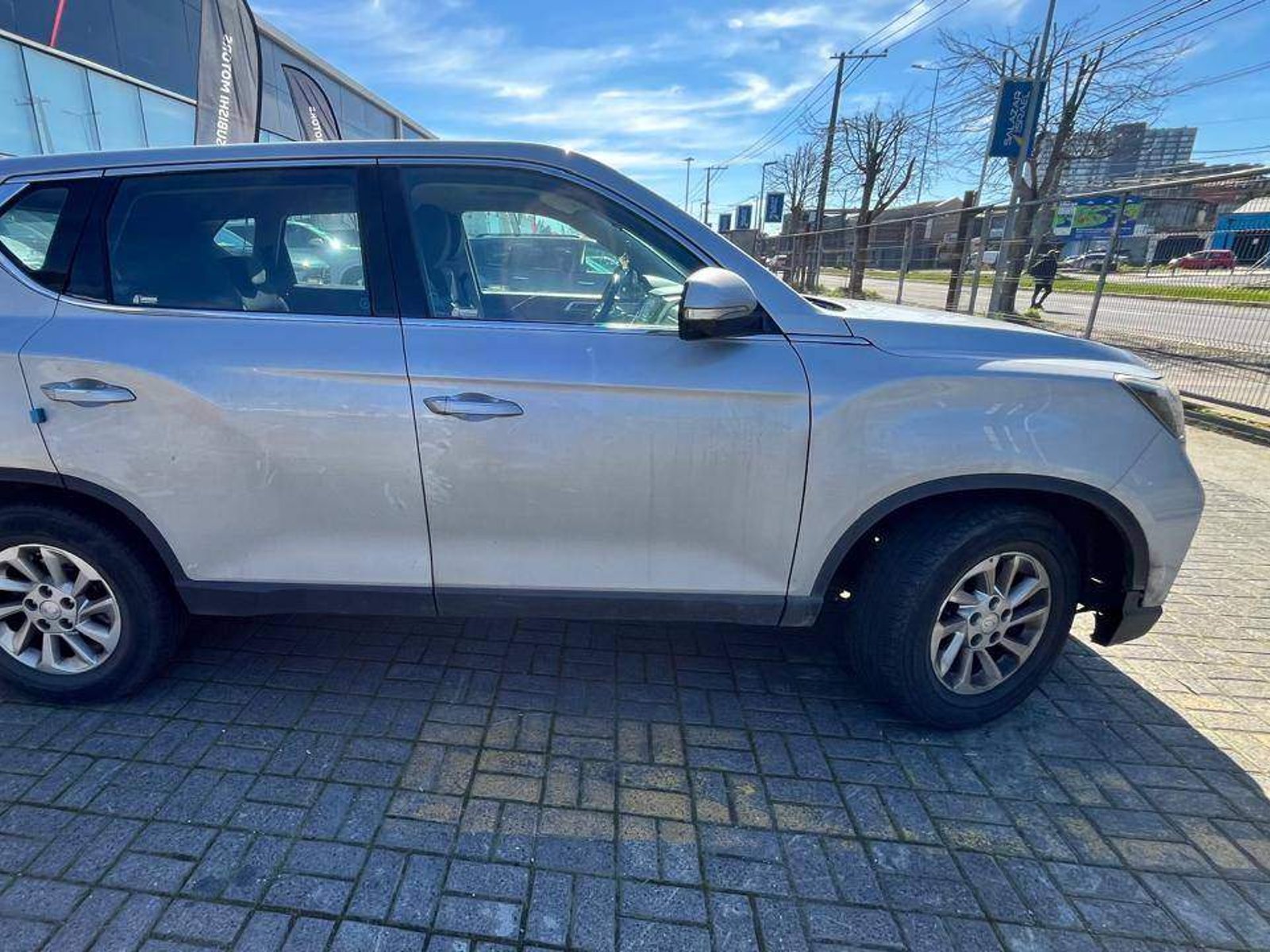 SsangYong Rexton 2.0t Lx 4x2 6ab 6at 5p 2024 - Foto 3 de 5