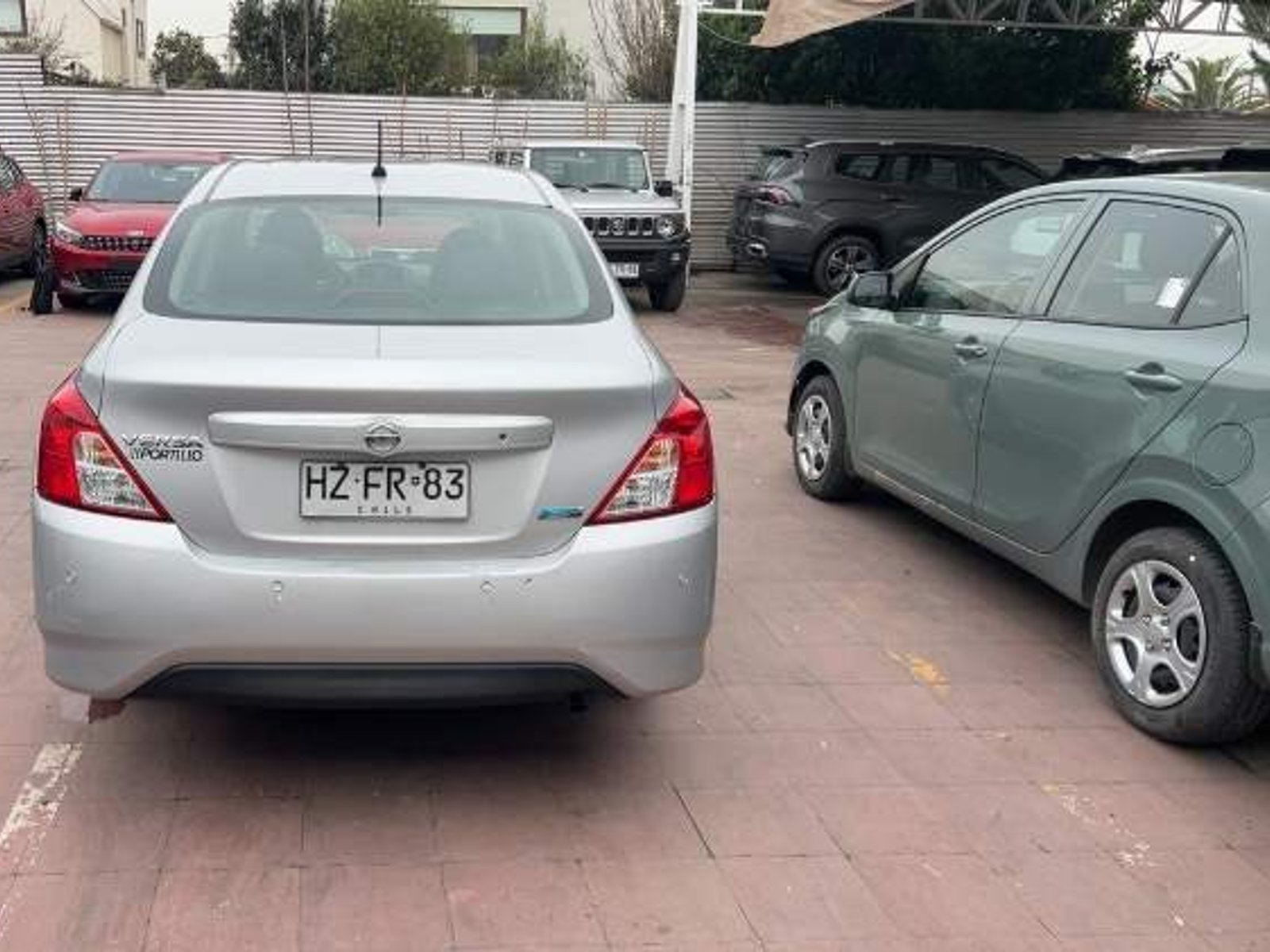 Nissan Versa 1.6 Sense 4x2 4at 4p 2016 - Foto 5 de 5