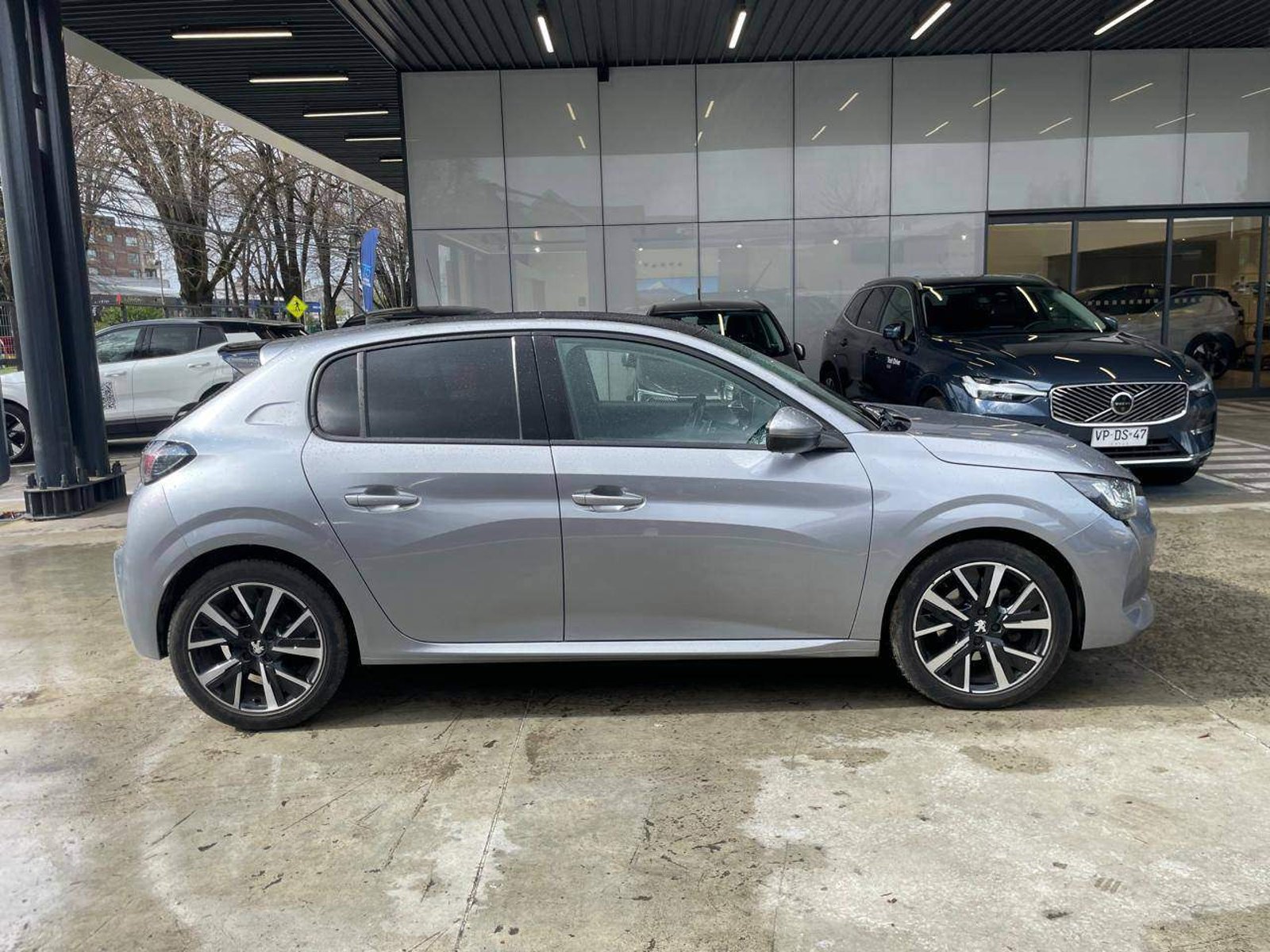 Peugeot 208 1.2 Gt Puretech 4x2 130 Eat8 5p 2021 - Foto 3 de 5