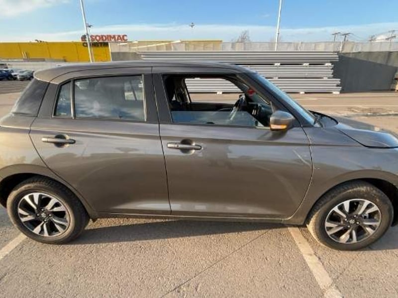 Suzuki Swift 1.2 Glx Hybrid 4x2 Hb Mt 5p 2026 - Imagen 3 de 5