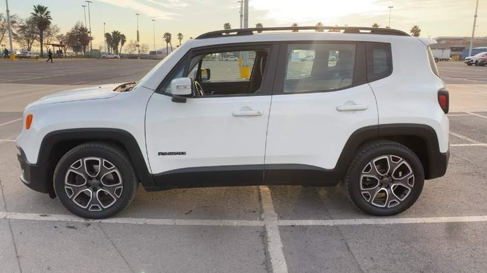 Jeep Renegade 1.8 Longitud 4x2 At 5p 2019 - Imagen 8 de 8