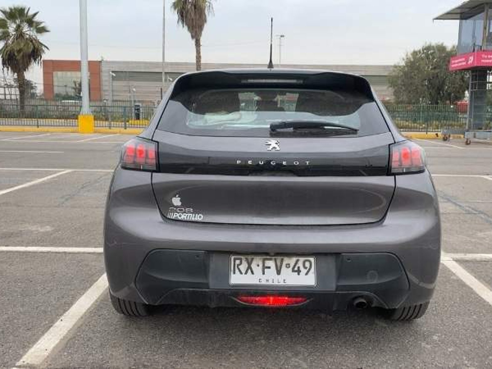 Peugeot 208 1.2 Puretech Active Pack 4x2 100 Eat8 5p 2022 - Foto 5 de 5