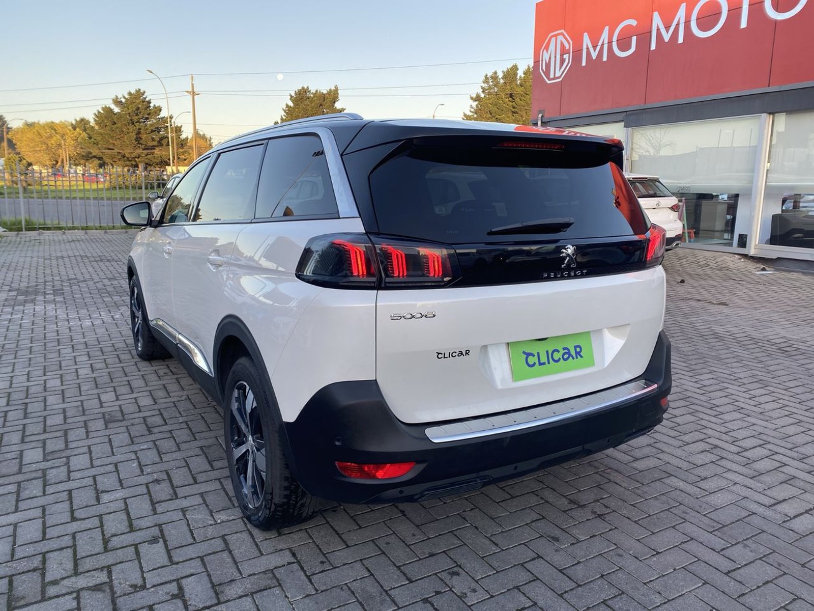 Peugeot 5008 1.5 Allure Pack Bluehdi 130 4x2 Eat8 5p 2024 - Foto 5 de 8