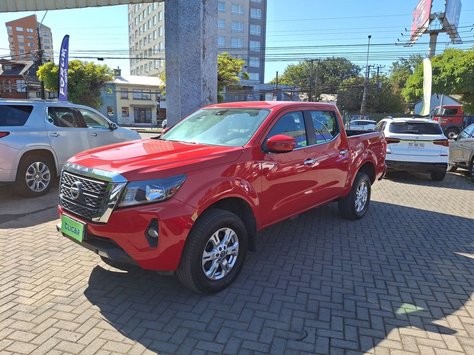 Nissan Navara 2.3d Xe Diesel 4x2 Dob.cab. Mt 4p 2024 - Foto 3 de 8