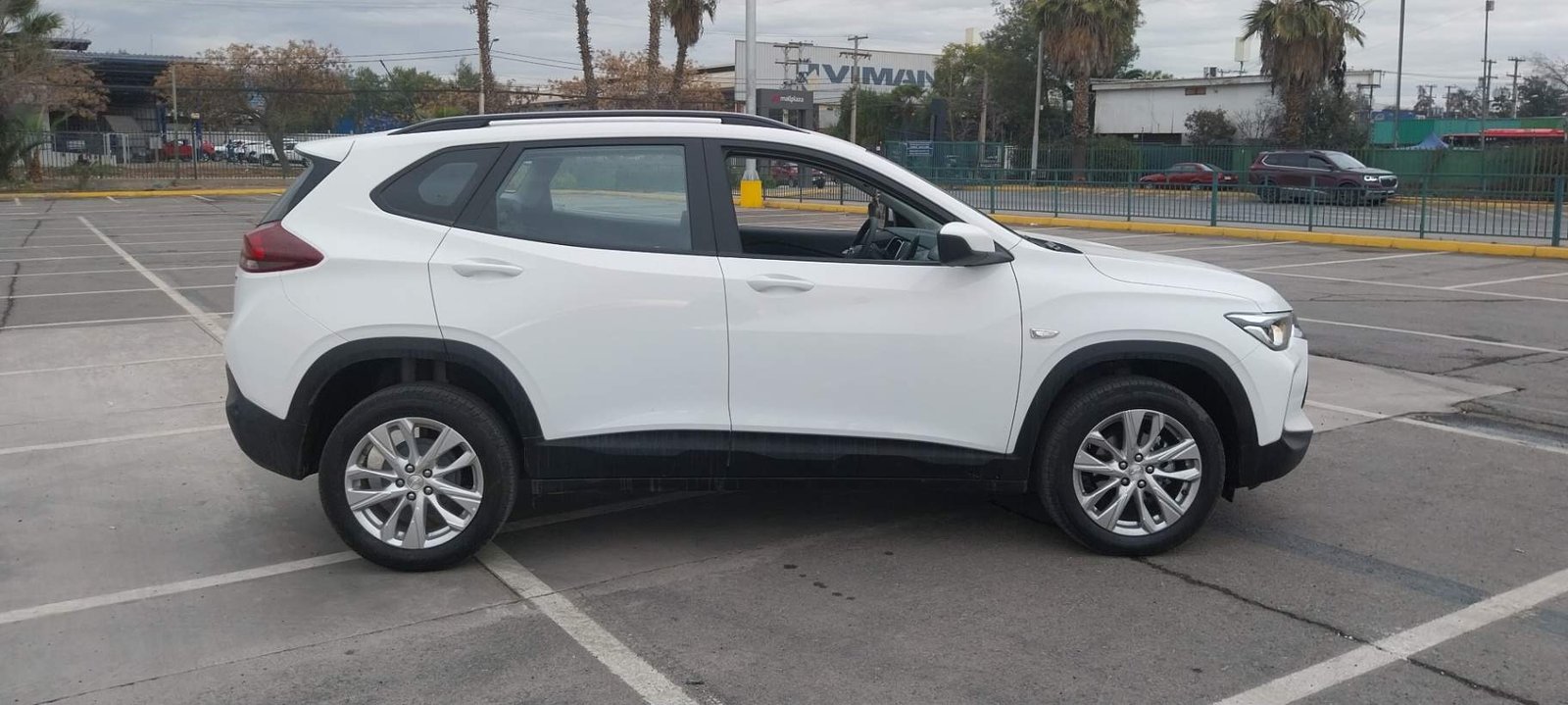 Chevrolet Tracker 1.2t Ltz T 4x2 Mt 5p 2026 - Imagen 3 de 5