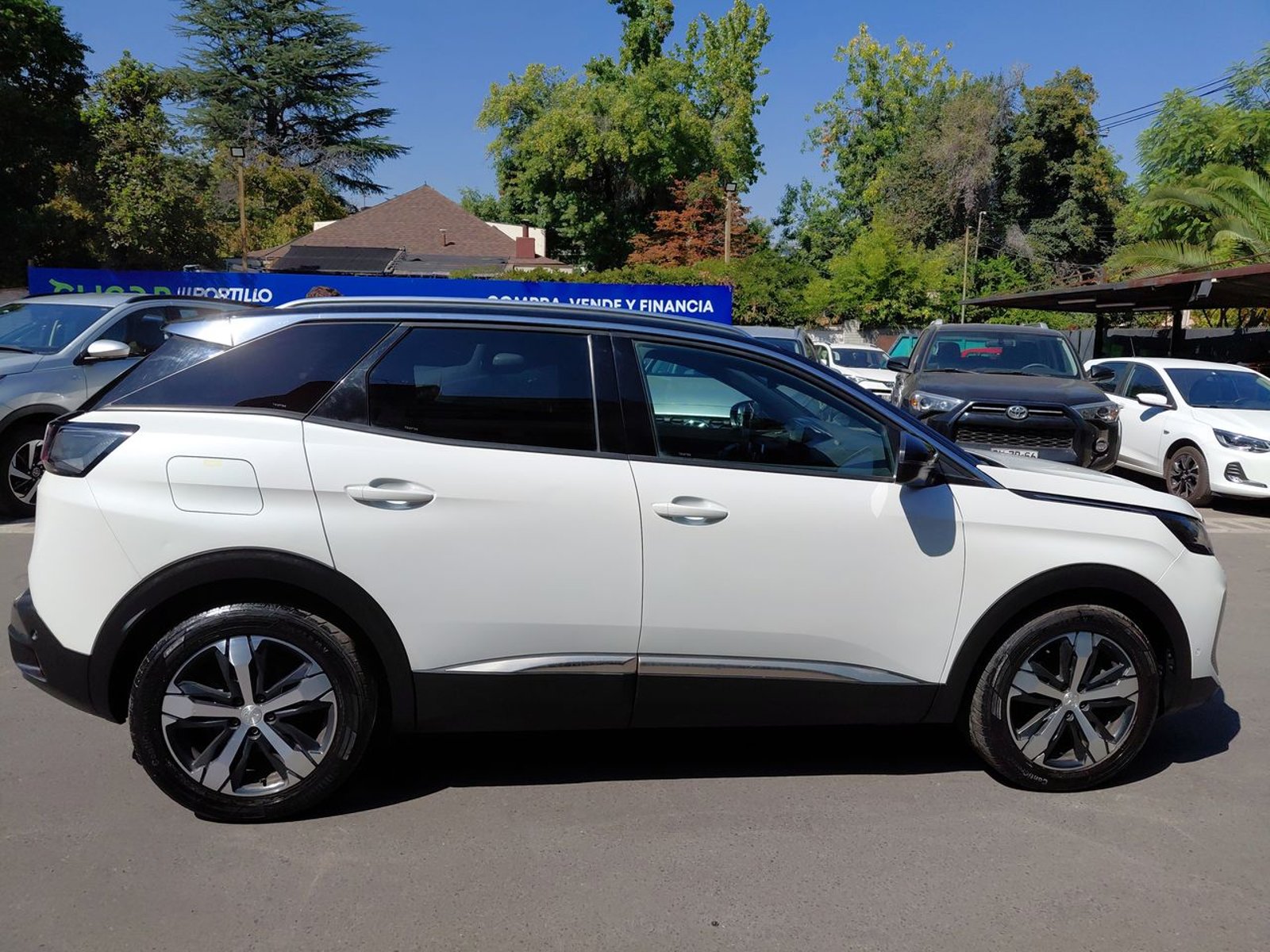 Peugeot 3008 1.5 Allure Pack Bluehdi 130 4x2 Eat8 5p 2024 - Imagen 8 de 8