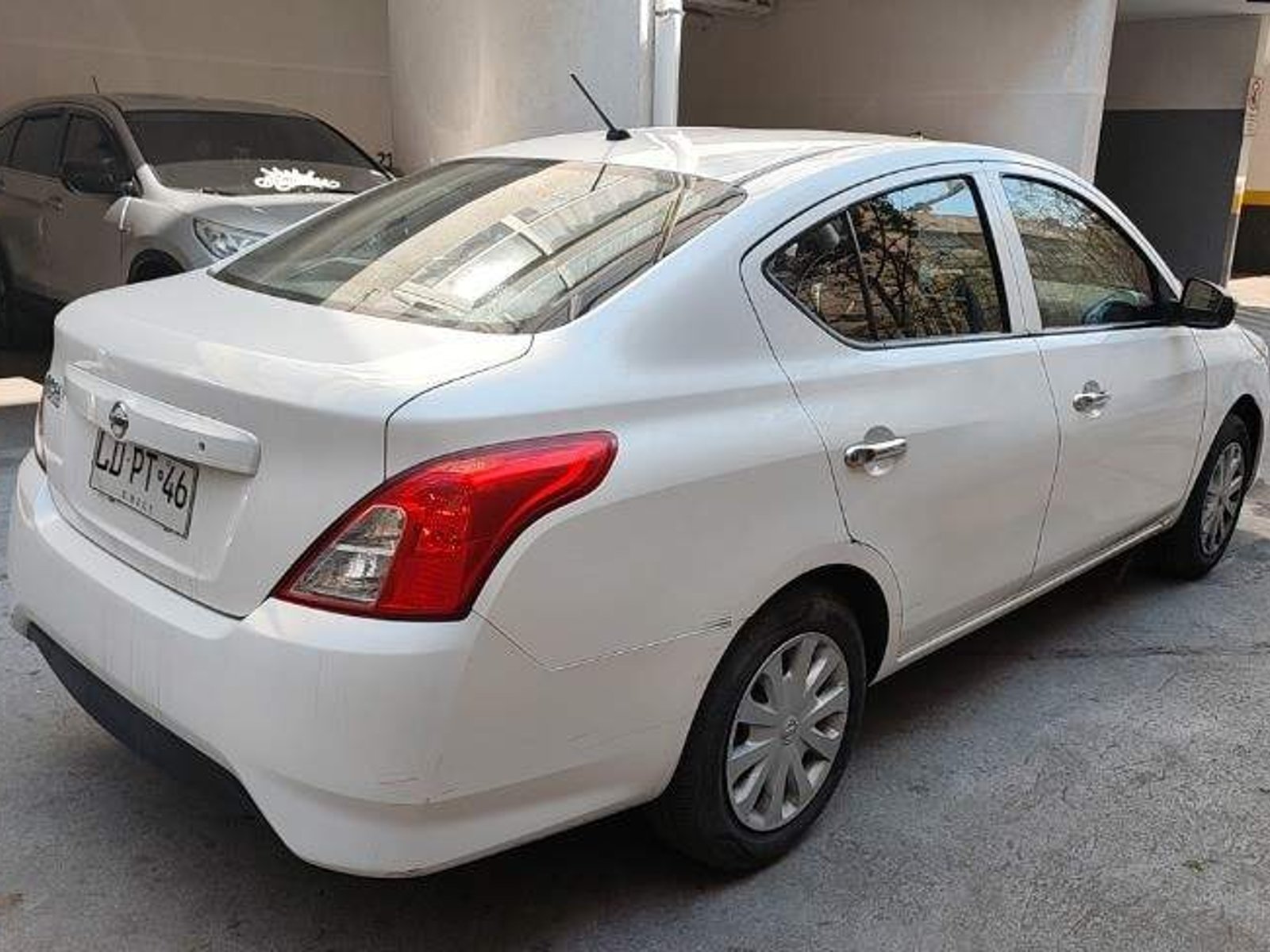 Nissan Versa 1.6 Advance 4x2 Mt 4p 2019 - Foto 4 de 5