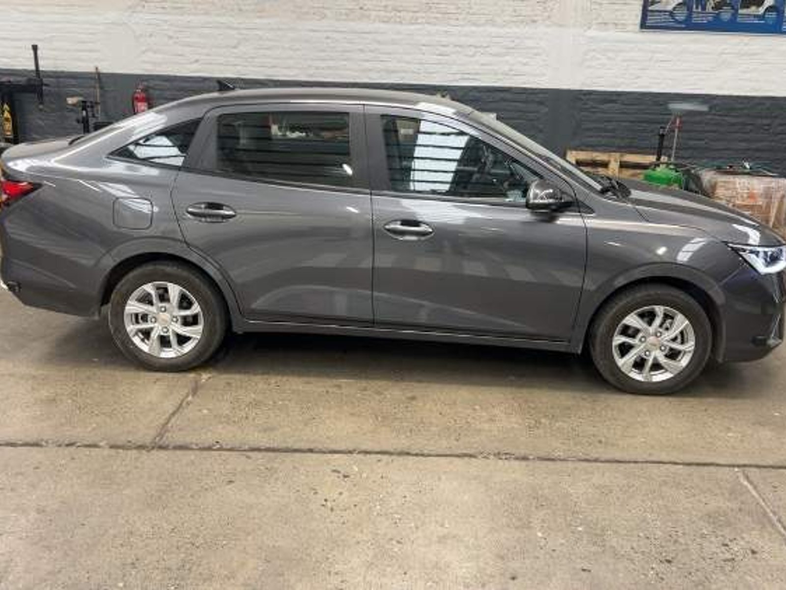 Chevrolet Sail 1.5 Nb Ltz R 4x2 Sdn Mt 4p 2024 - Foto 3 de 5