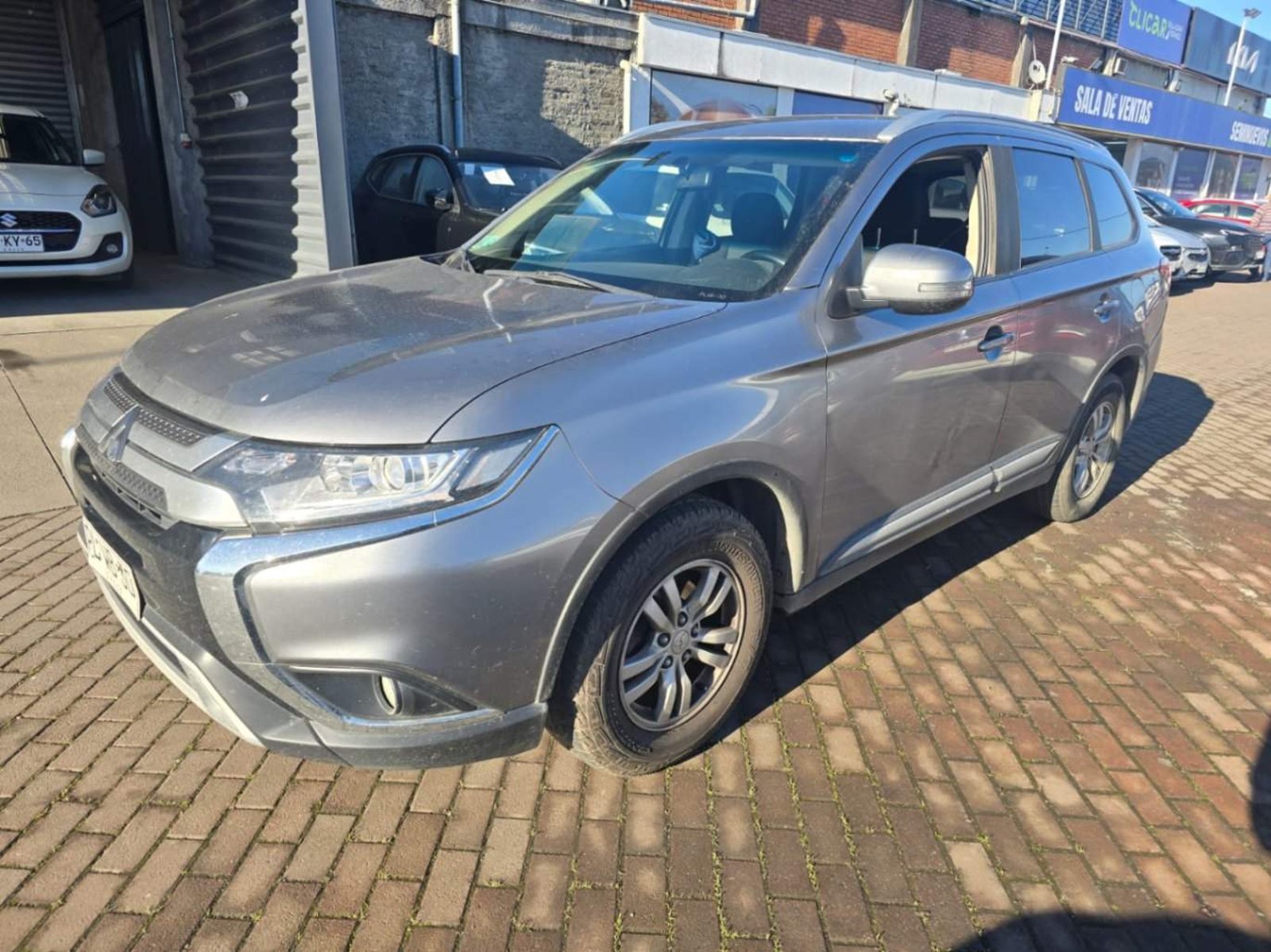 Mitsubishi Outlander 2.0 4x2 At 5p 2021 - Imagen 6 de 8