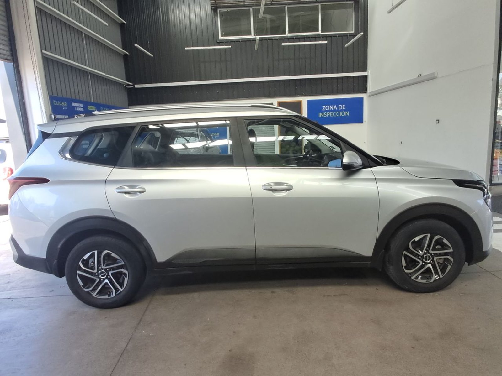 Kia Carens 1.4l Ex Turbo-gdi Full 4x2 7dct At 5p 2024 - Imagen 8 de 8
