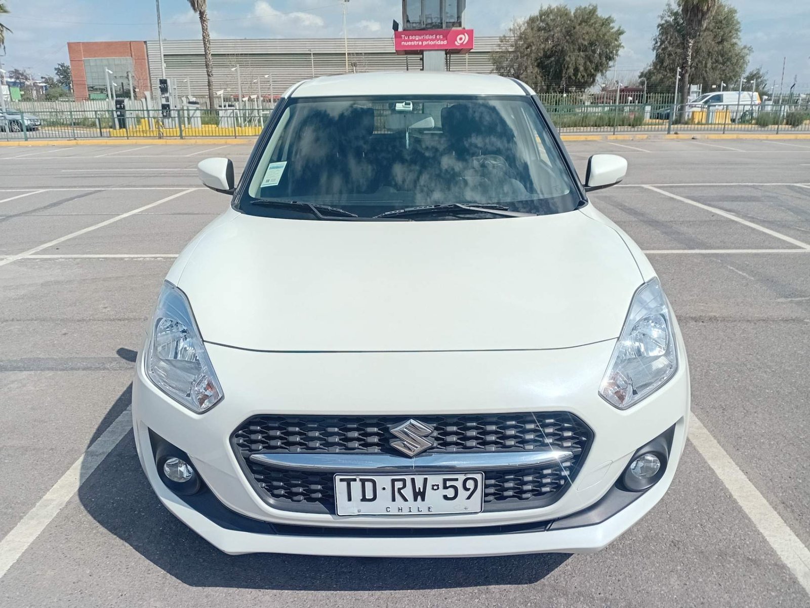 Suzuki Swift 1.2 Gl Sport Amt 4x2 Hb At 5p 2024 - Foto 2 de 5