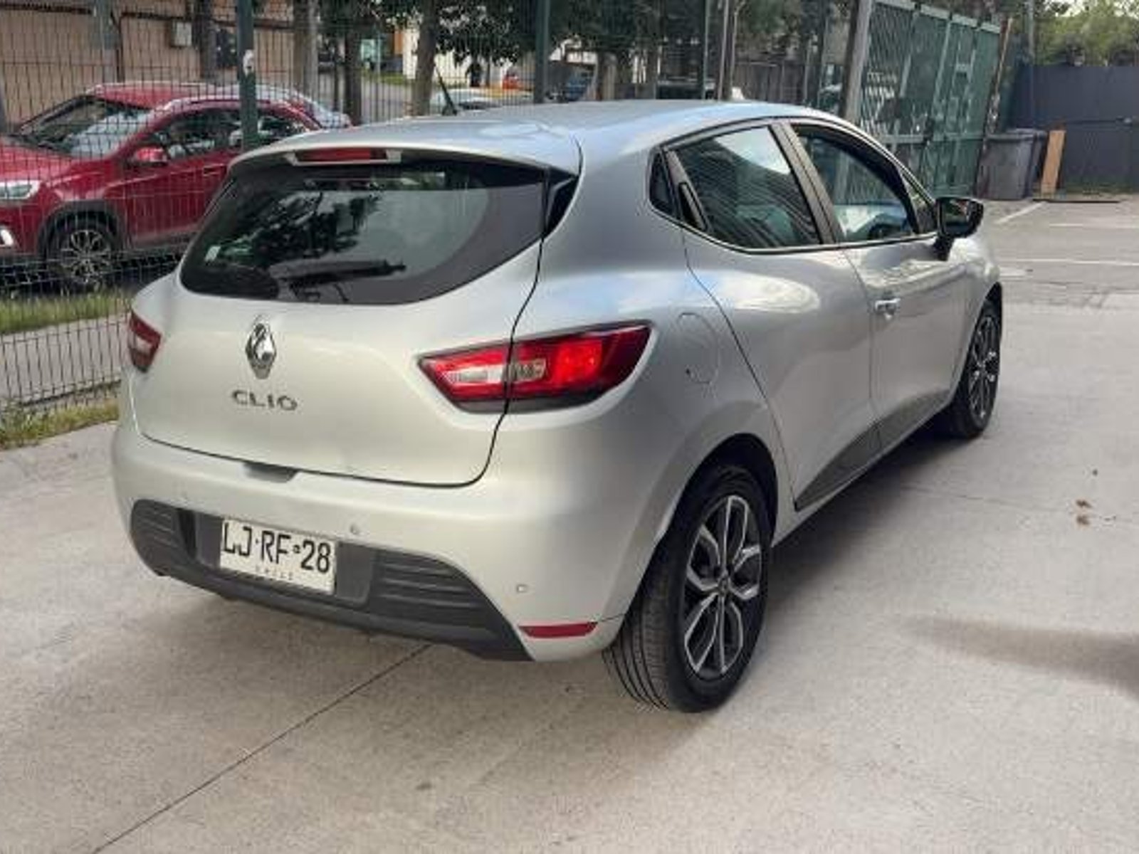 Renault Clio 1.2 Expression 4x2 Hb Mt 5p 2019 - Foto 4 de 5