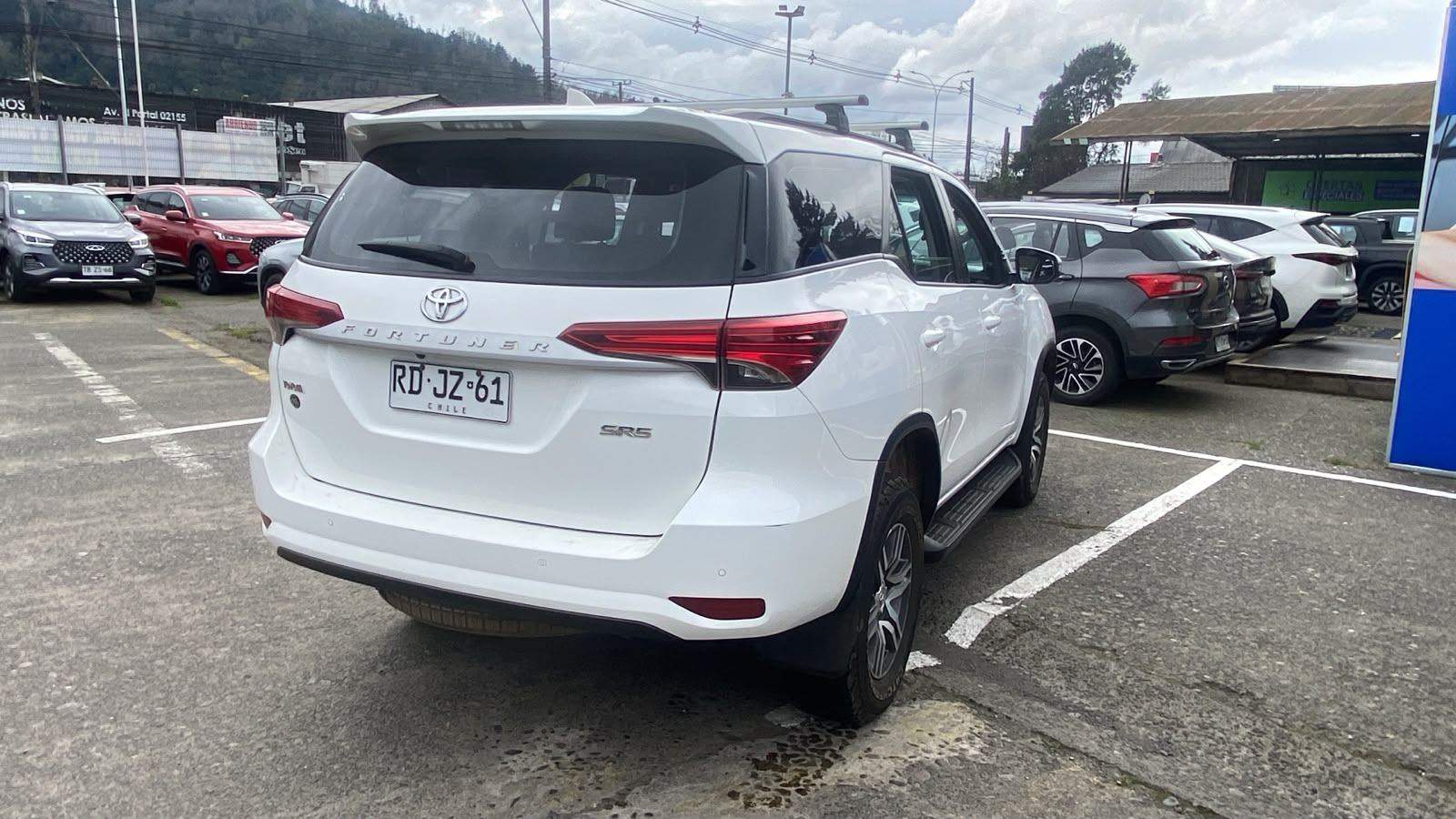 Toyota Fortunner 2.7 Sr5 4x2 At 5p 2022 - Imagen 4 de 5