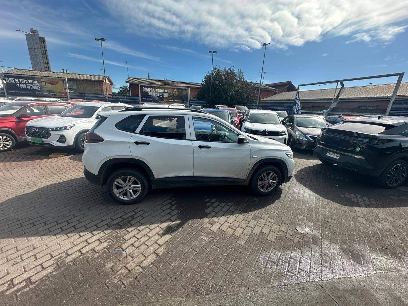 Chevrolet Tracker 1.2t Ls Fwd Mt 5p 2023 - Foto 3 de 5