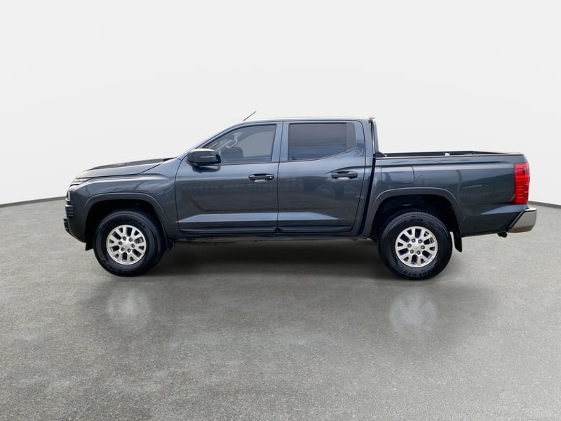Mitsubishi L200 2.4 Katana Xrt Diesel 4x4 Dob. Cab. Euro6 Mt 4p 2026 - Imagen 4 de 8