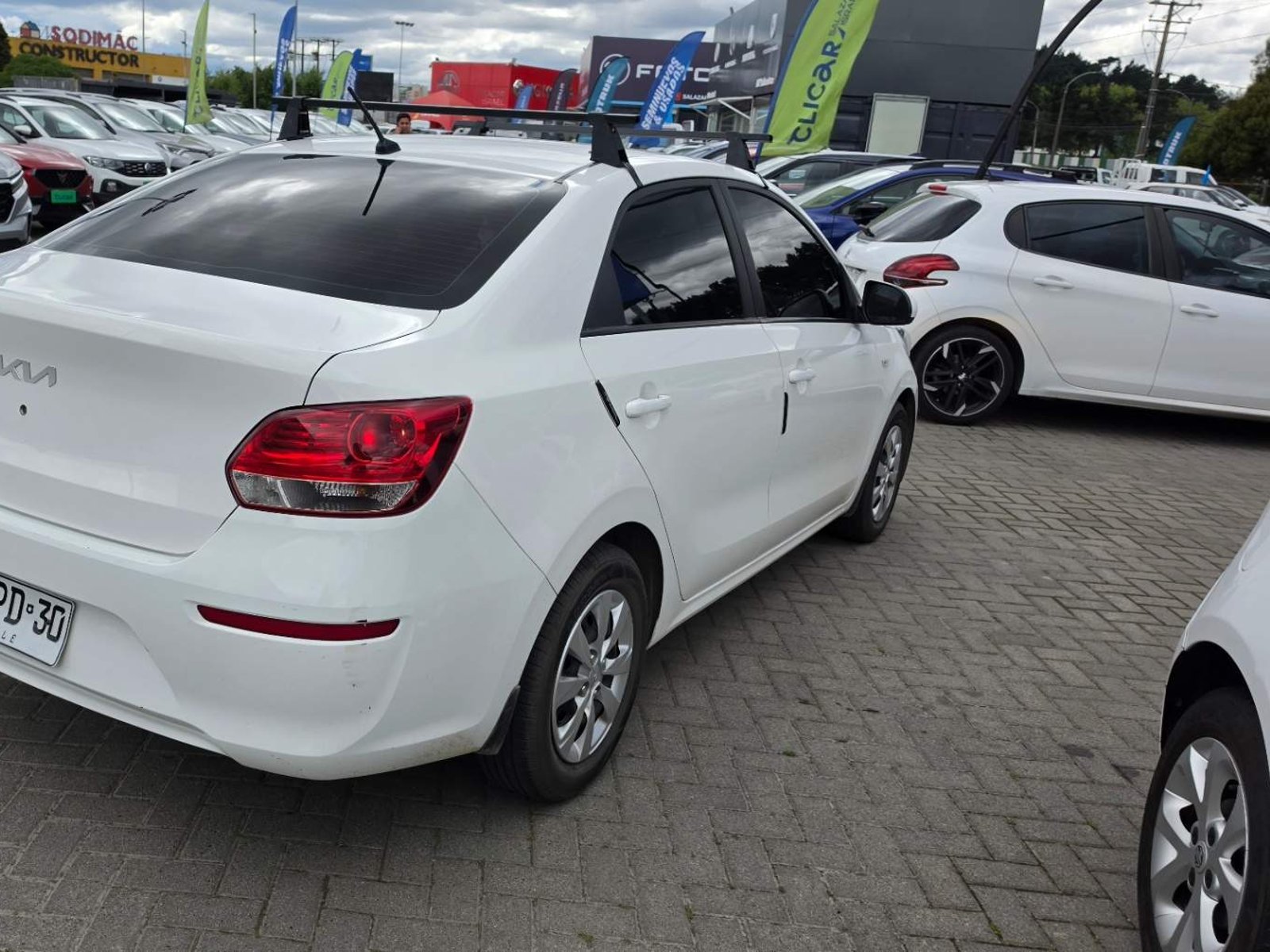 Kia Soluto 1.4 Lx Ac 4x2 Mt 4p 2023 - Foto 4 de 5