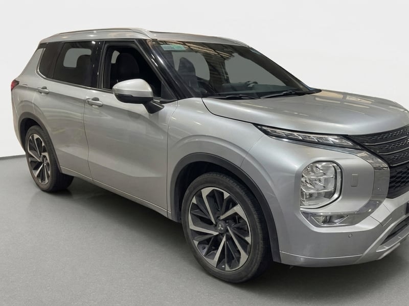 Mitsubishi Outlander 2.5 Gls Limited P 4x4 At 5p 2025