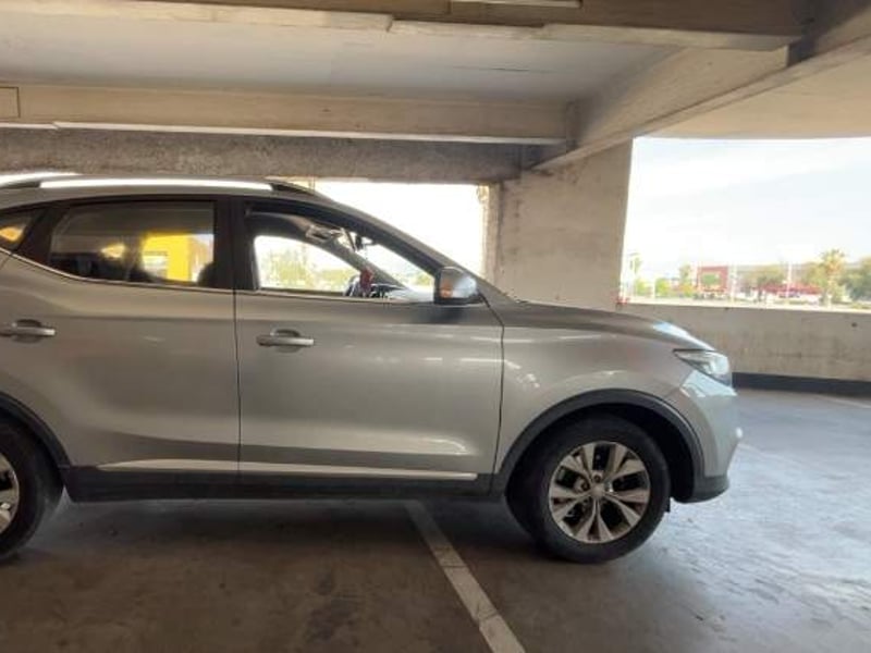 MG Mg Zs 1.5 Std 4x2 Mt 5p 2022 - Imagen 3 de 5