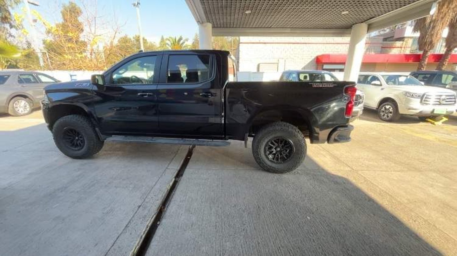 Chevrolet Silverado 5.3 Lt Trailboss Z71 4x4 At 4p 2022 - Imagen 8 de 8
