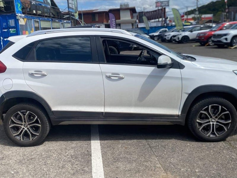 Chery Tiggo 2 1.5 Vvt Gls 4x2 Mt 5p 2022 - Imagen 3 de 5