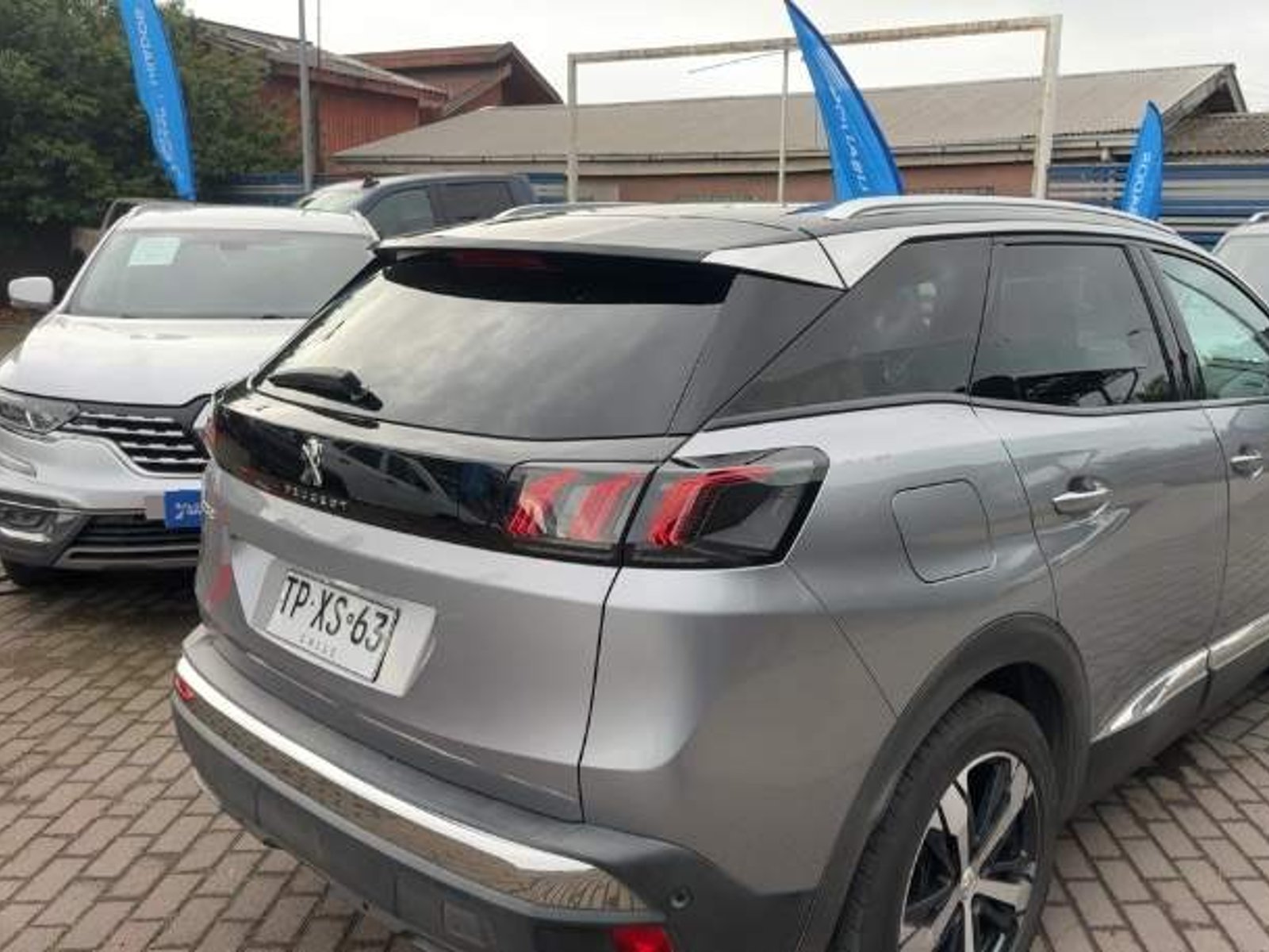 Peugeot 3008 1.5 Allure Pack Bluehdi 130 4x2 Eat8 5p 2024 - Foto 4 de 5