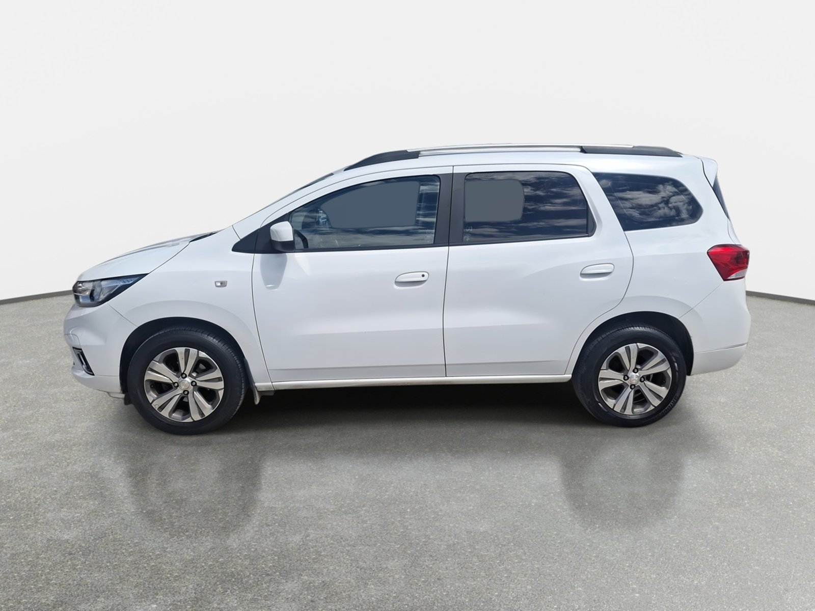 Chevrolet Spin 1.8 Premier 4x2 Mt 5p 2023 - Foto 4 de 8