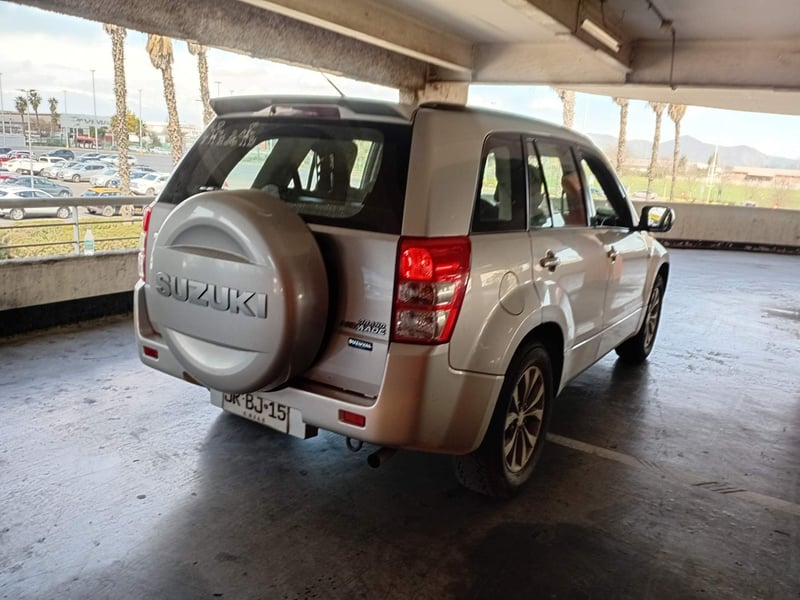 Suzuki Grand Nomade 2.4 Glx Sport 4x2 At 5p 2017 - Imagen 4 de 5