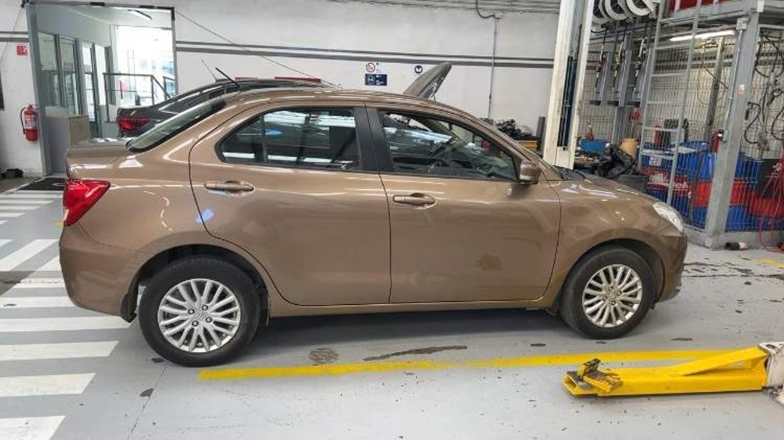 Suzuki Dzire 1.2 Gl Sport 4x2 Mt 4p 2020 - Foto 3 de 8