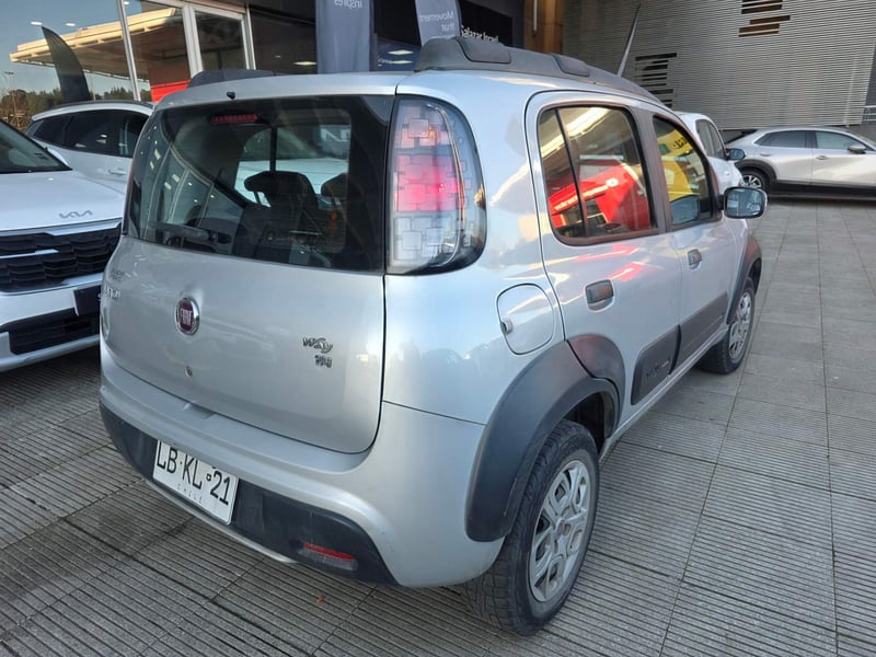 Fiat Uno 1.4 Sporting 4x2 Hb Mt 5p 2019 - Imagen 4 de 5