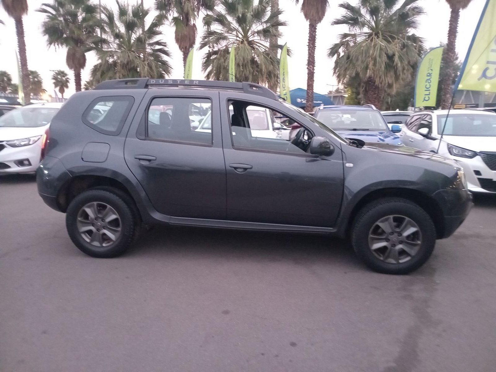Renault Duster 1.6 Zen 4x2 5mt 5p 2019 - Imagen 8 de 8