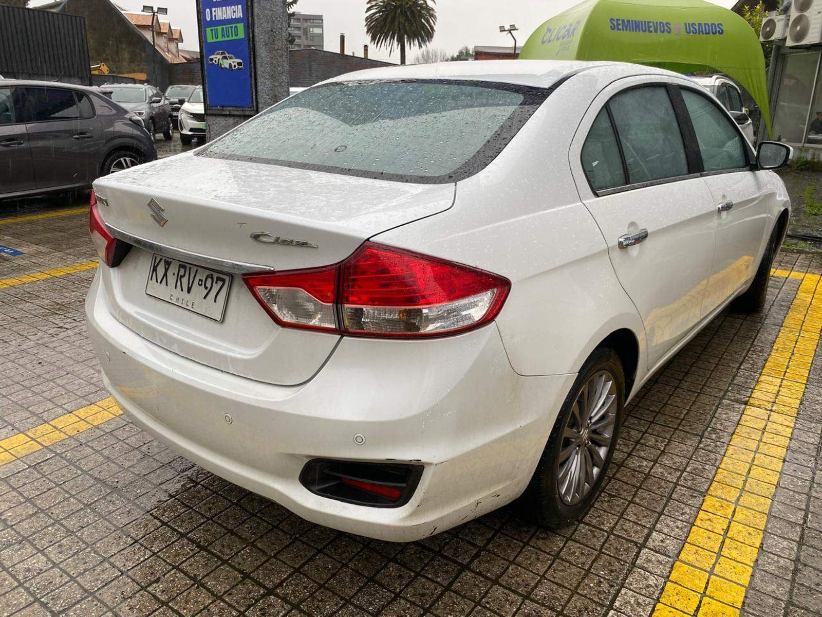 Suzuki Ciaz 1.4 Glx 4x2 Mt 4p 2019 - Foto 4 de 5