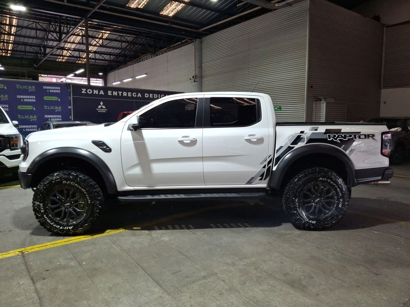 Ford Ranger 3.0t Raptor 4x4 Dob. Cab. At 4p 2024 - Foto 4 de 8