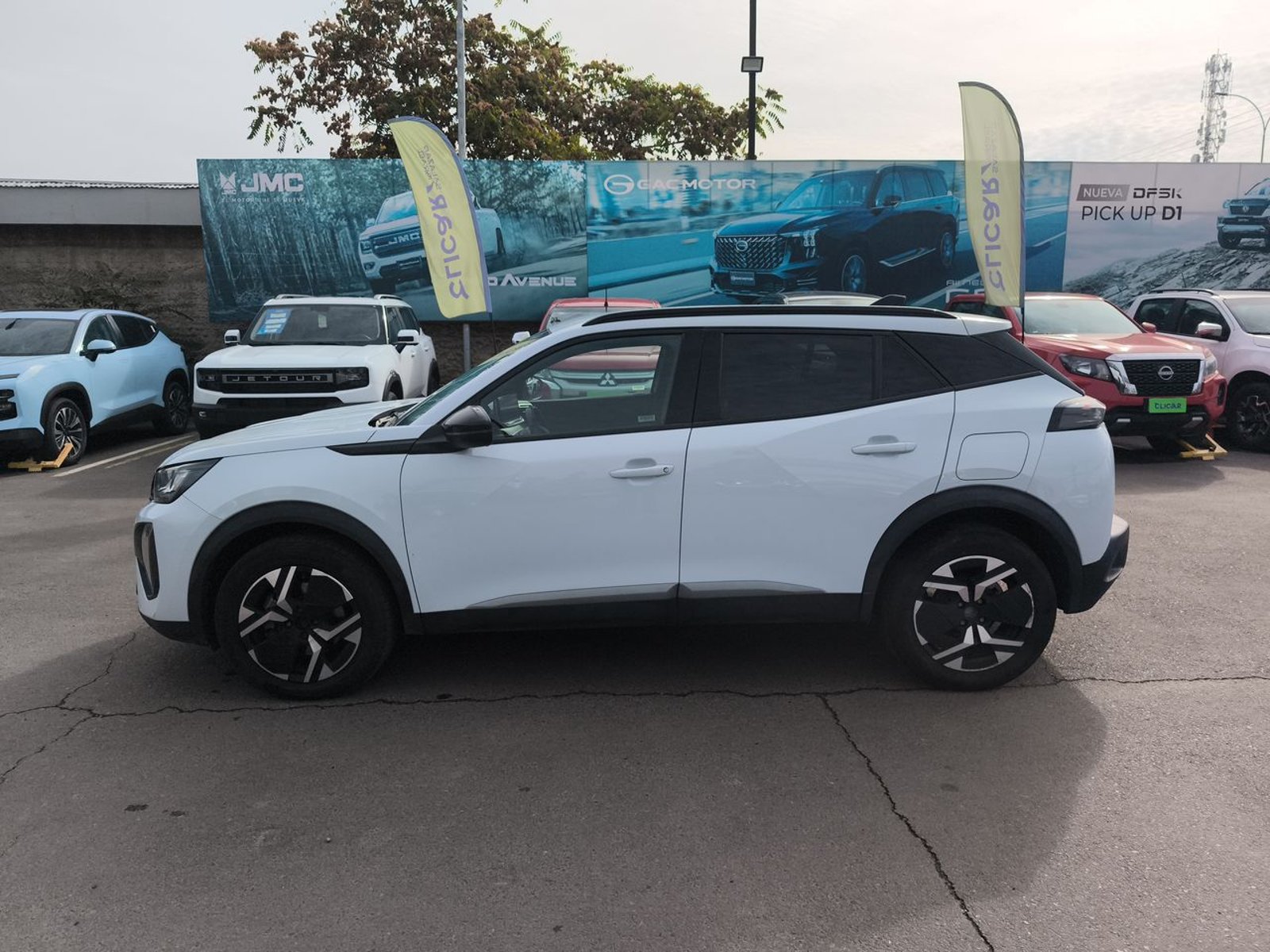 Peugeot 2008 1.5 Allure Pack Bluehdi 130hp Diesel 4x2 Eat8 5p 2024 - Foto 4 de 8